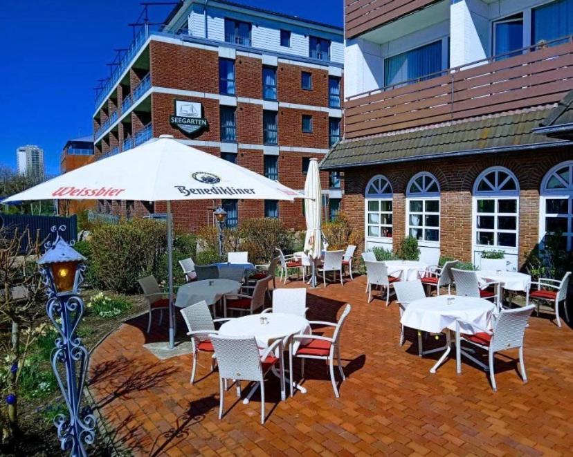 Strandhotel Salty Busum Exterior photo
